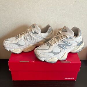 Lightly worn New Balance 9060